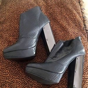 Ankle boot heels